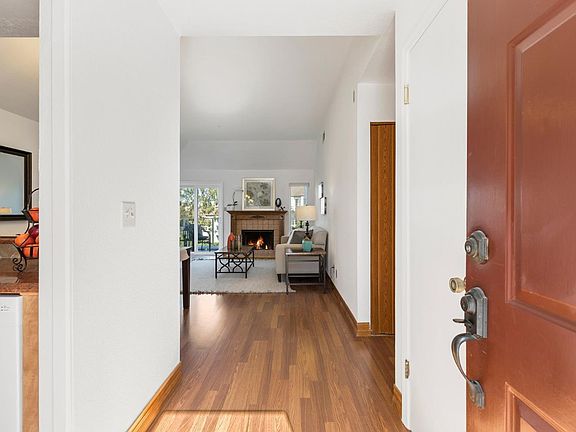 3rd image of 535 Mountain View Dr APT 9