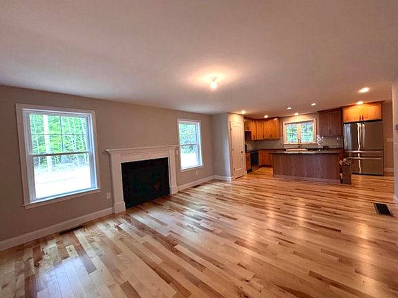 5th image of 25 Edgewater Drive