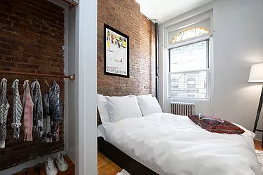 Rented by R New York