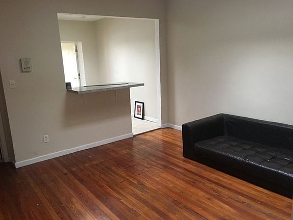 4th image of 3118 42nd St #2