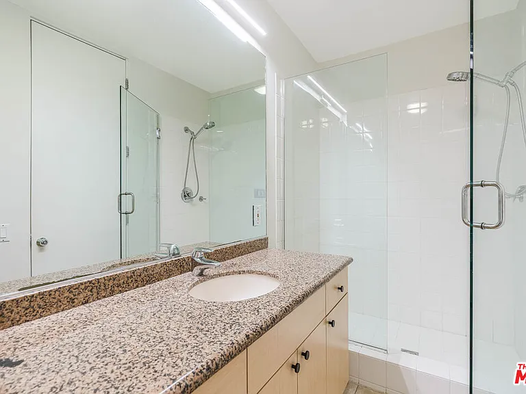 330 S Barrington Ave #210 — Photo 12