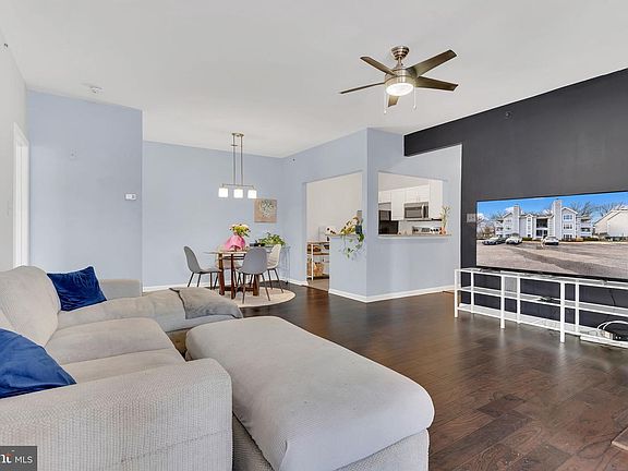 4th image of 604 Moonglow Rd APT 104