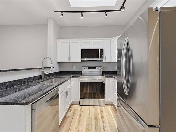 5th image of 178 Lincoln St APT A15