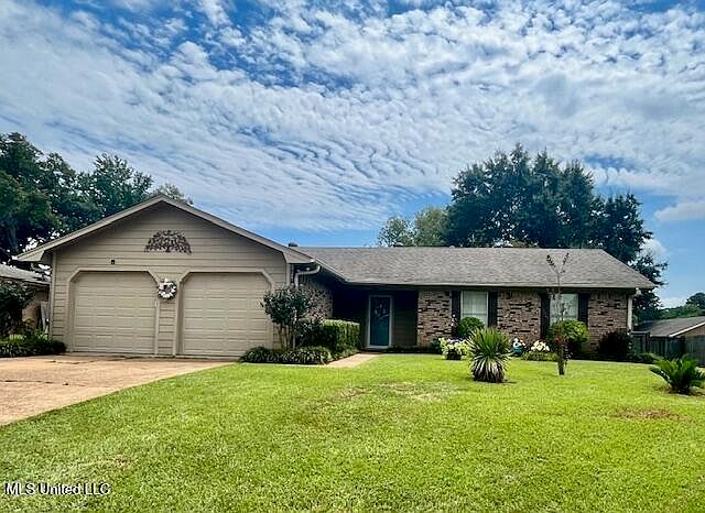 1st image of 836 Black Oak Cir