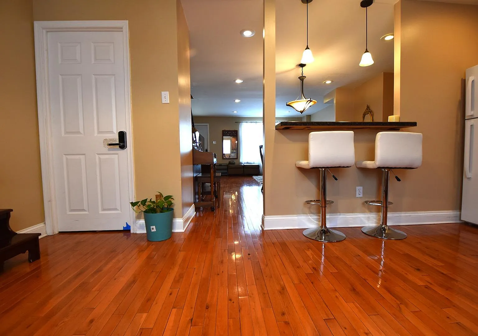 8018 Chelwynde Ave — Photo 2