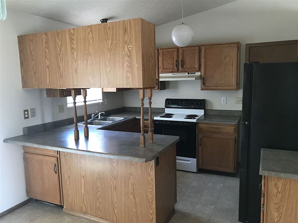 2nd image of 3018 Colorado Ct