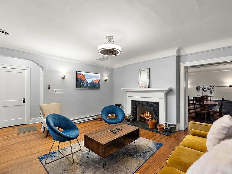 2256 W Philadelphia St — Photo 21