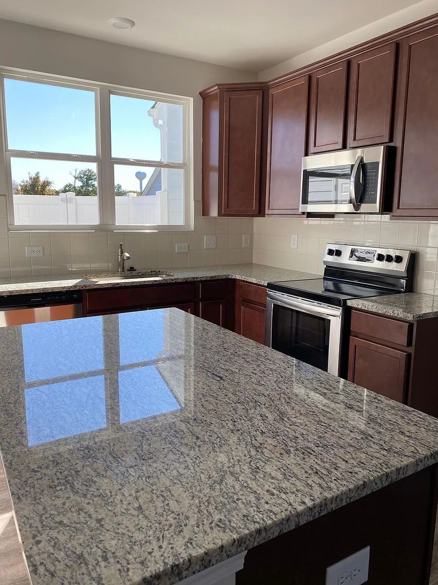 Kitchen - 923 Goldmine Hill Ct