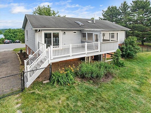5th image of 120 Howery St