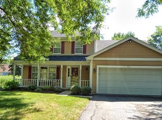 0N411 Winfield Scott Dr, Winfield, IL 60190