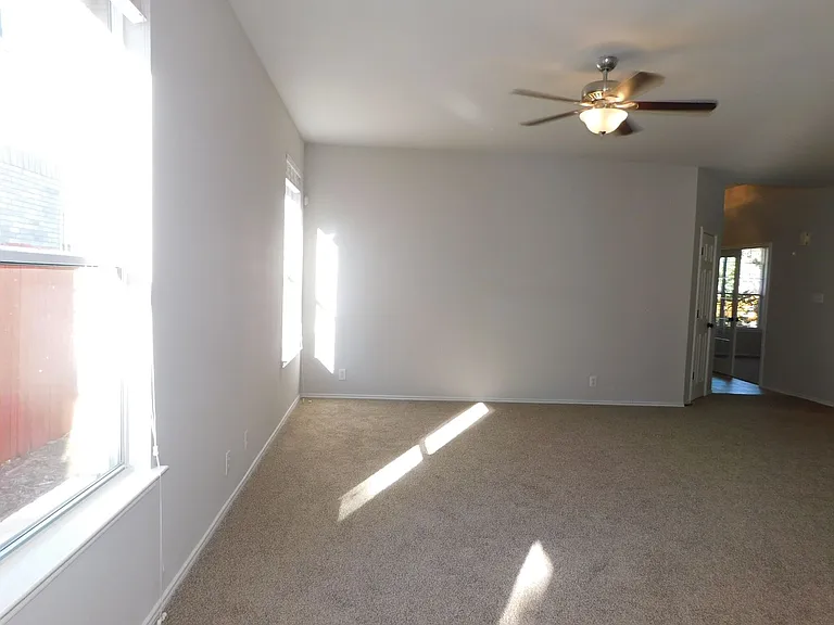 9231 Foxgrove Way — Photo 8