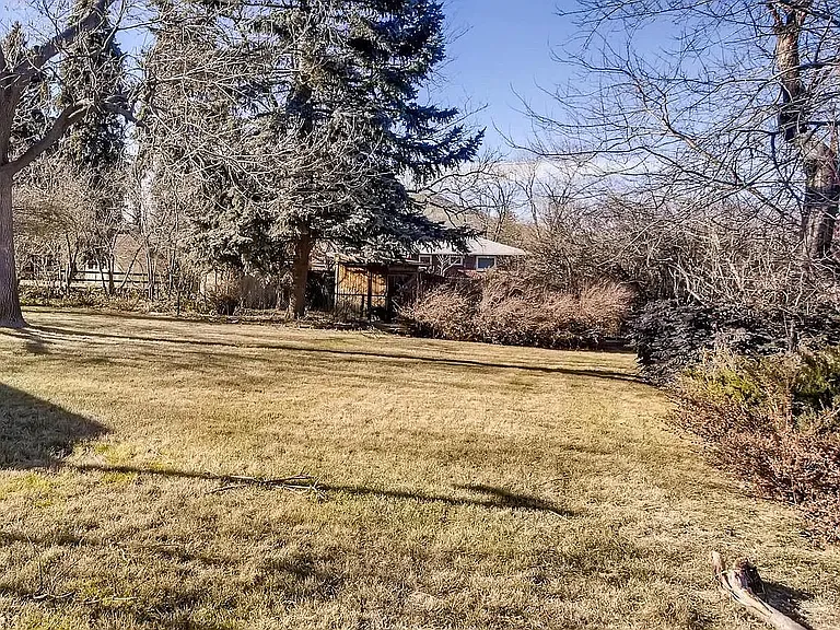 2493 Braun Ct — Photo 19