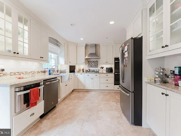 8001 Bethelen Woods Ln — Photo 3