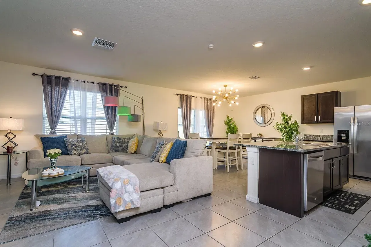 4 bed, 2007 sqft, $3,100 — Photo 4