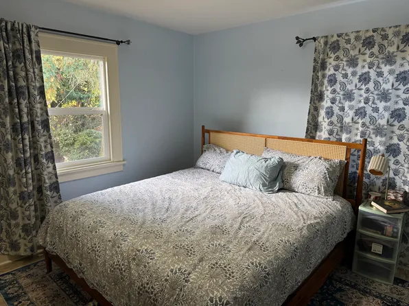 319 NE 115th St, Seattle, WA 98125