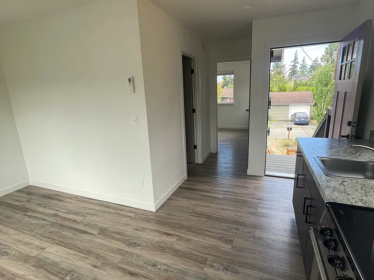 2804 Racine St #201 — Photo 7