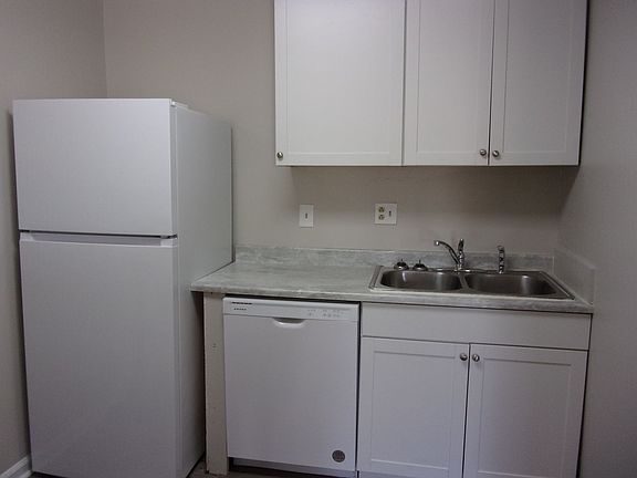 5th image of 413 S Confederate Ave APT 6