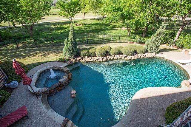 2nd image of 4717 Rangewood Dr
