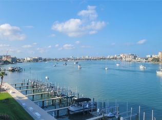 660 Island Way APT 405, Clearwater, FL 33767