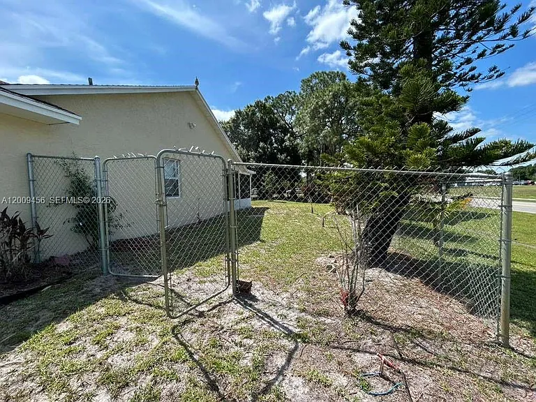 1198 SW Ingrassina Ave — Photo 18