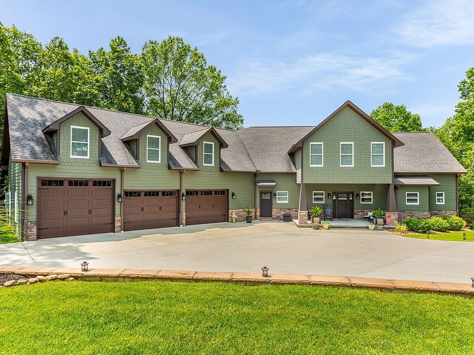 1st image of 21 W Rockcrest Cir