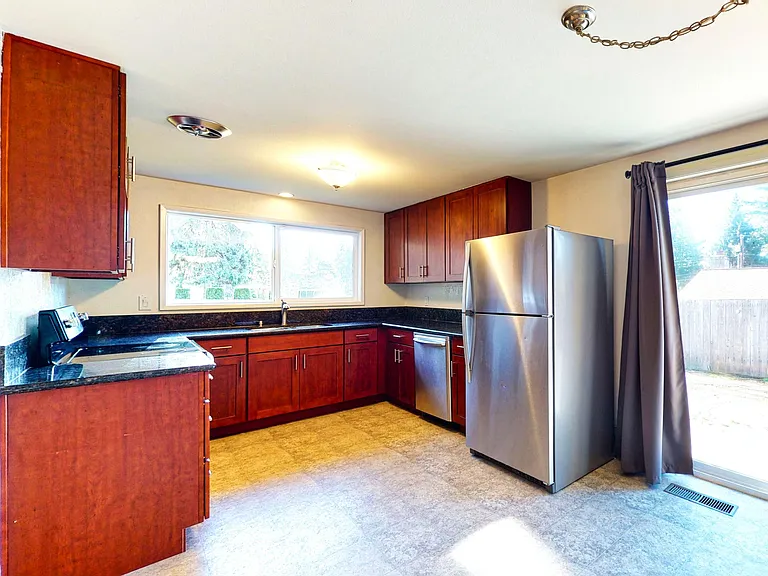 14405 SE 15th St — Photo 4