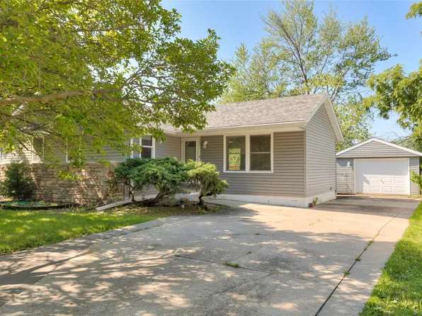 209 E Philip St, Des Moines, IA 50315