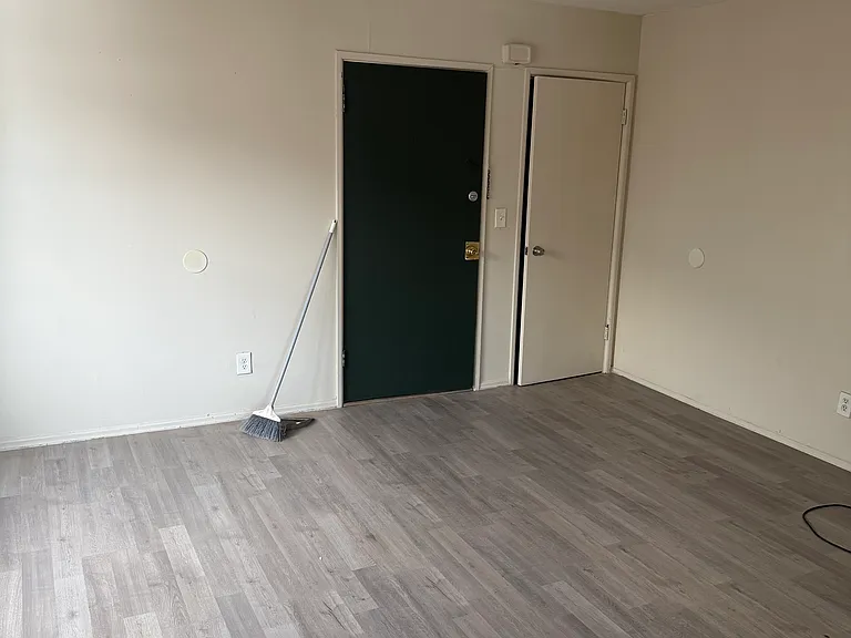 4255 Hegner Ave #3 — Photo 7