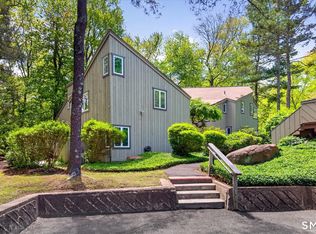 1 Talcott Gln UNIT B, Farmington, CT 06032