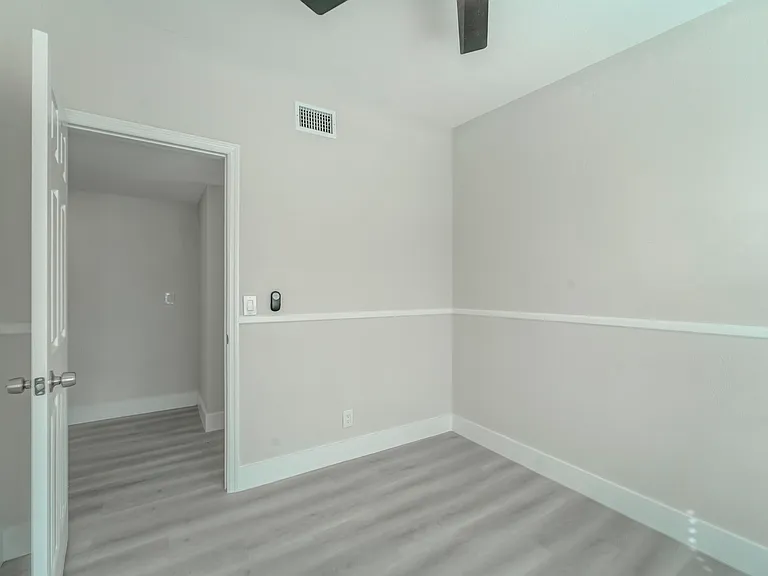 840 Bradley St — Photo 17