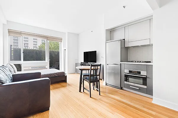 Rented by Compass | media 12