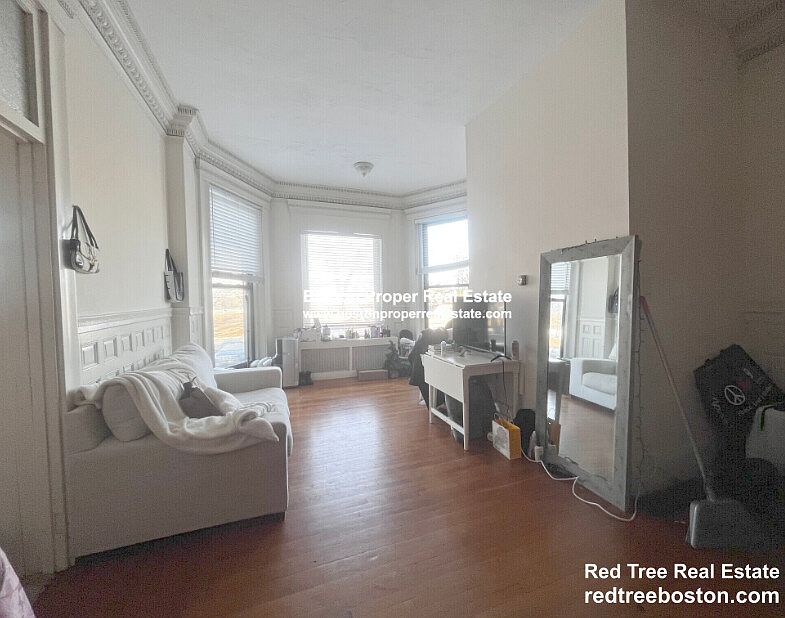 1st image of 27 Bay State Rd APT 2