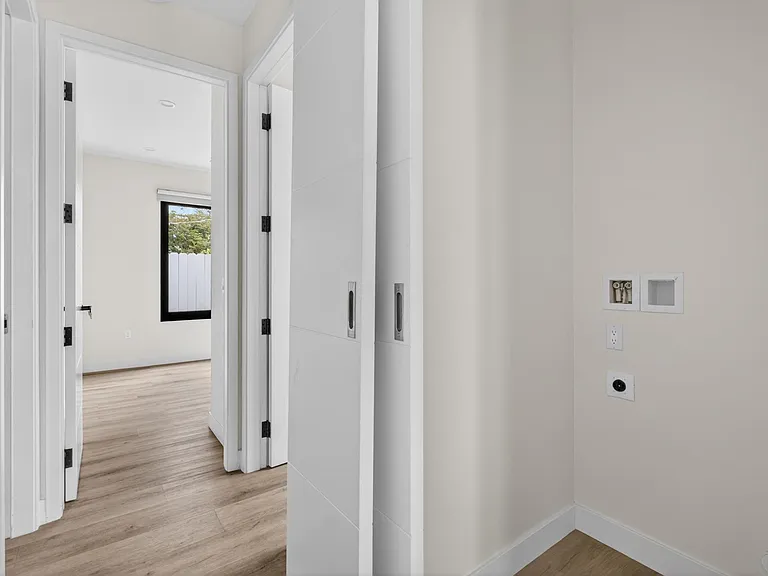 24676 Woodward Ave #C — Photo 12