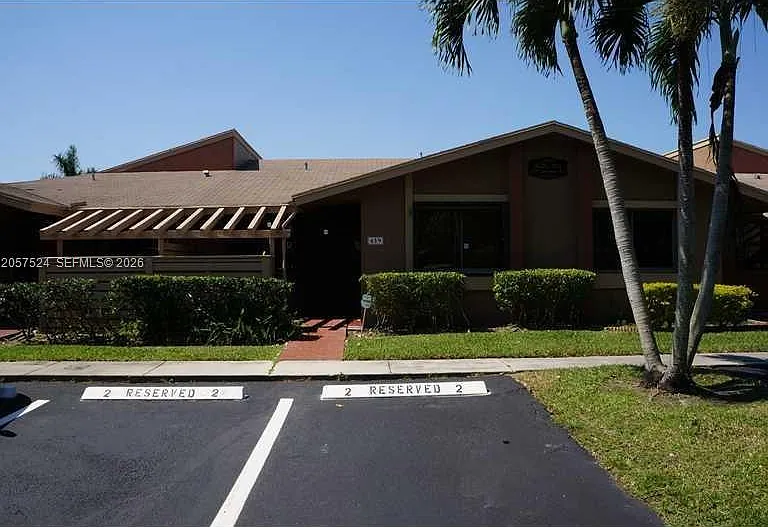 459 Lakeview Dr #2 — Photo 1