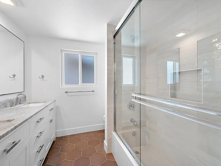 402 Corto Ln — Photo 7