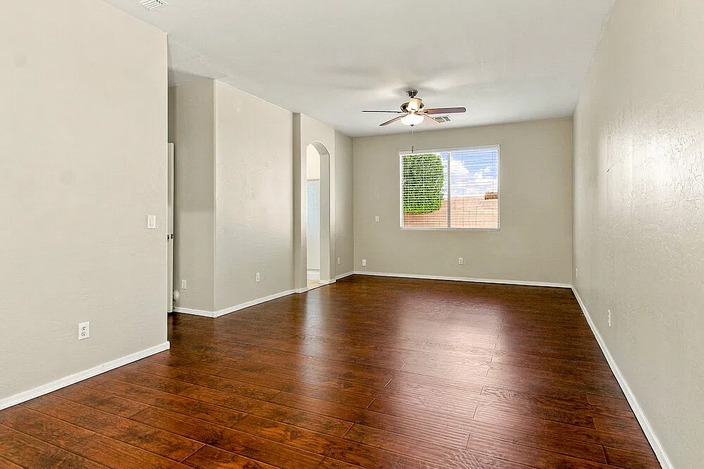3 bed, 2.0 bath, 1869 sqft, $2,365 — Photo 3
