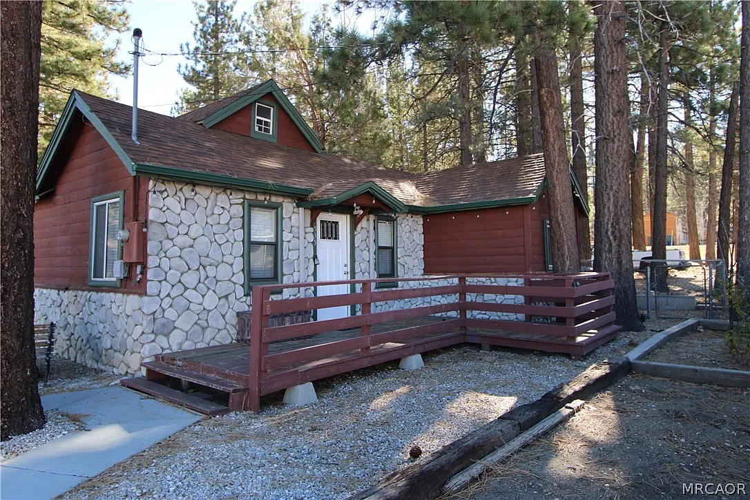 3 bed, 1.5 bath, 1100 sqft, $1,850 — Photo 1