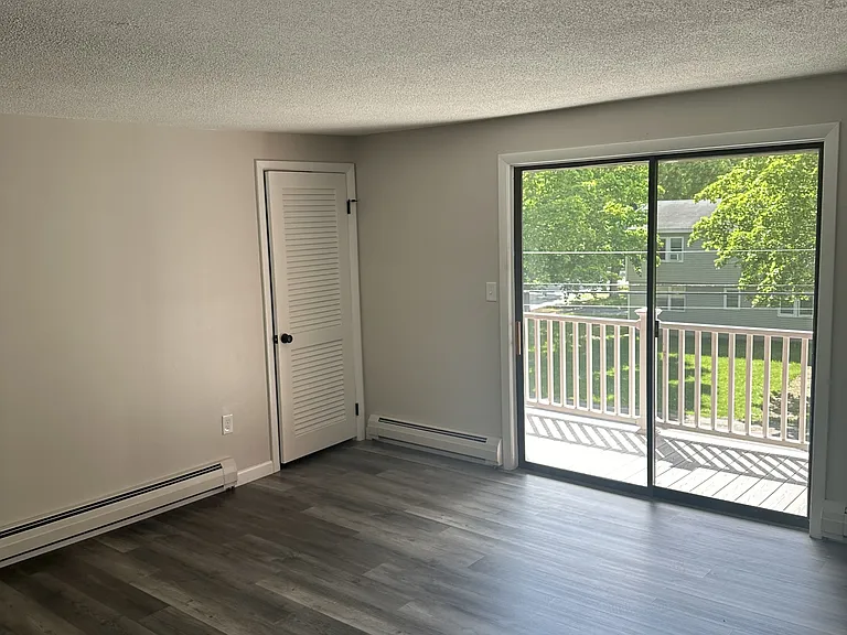 48 Hemlock St #4 — Photo 8