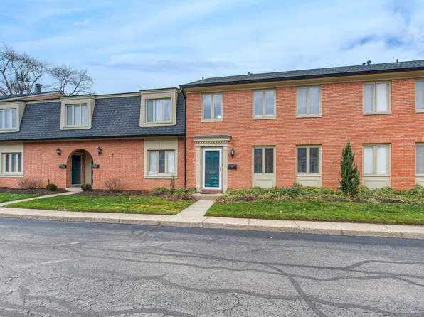 8526 Canterbury Sq W, Indianapolis, IN 46260