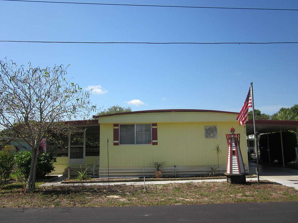1st image of 810 Pine Dr