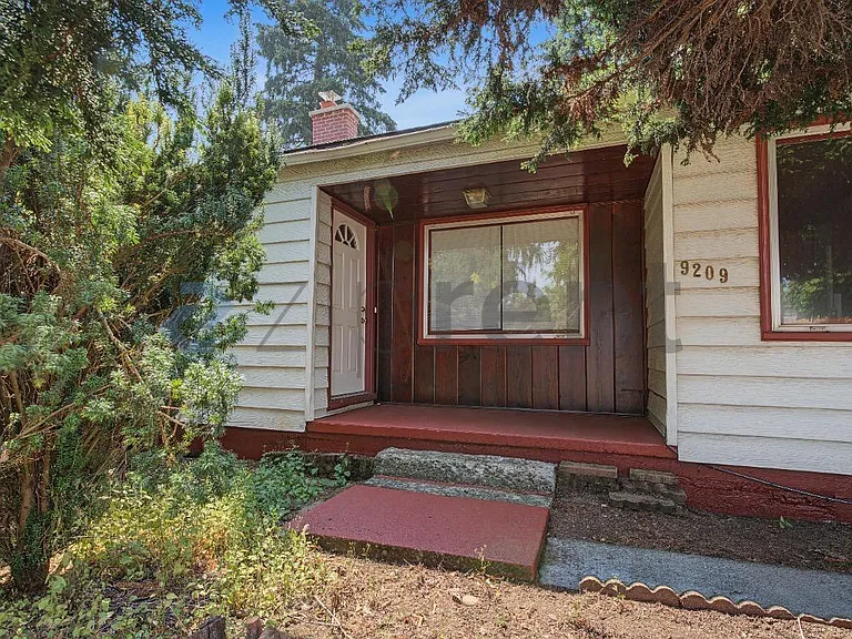 9209 NE 76th St — Photo 4