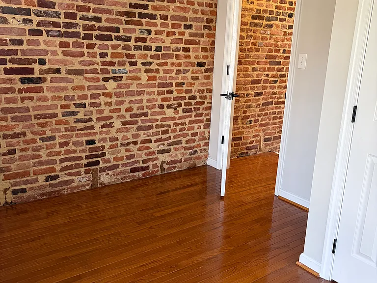 1203 S Bouldin St — Photo 10