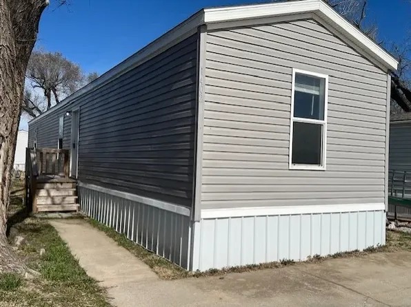1422 Teakwood St #1422TW, Salina, KS 67401