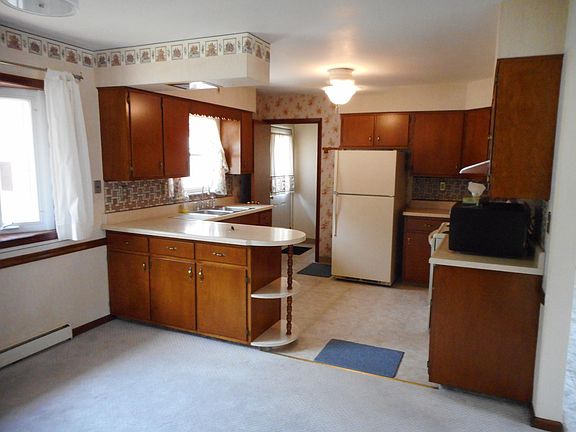 5th image of 3309 Moorgate Dr