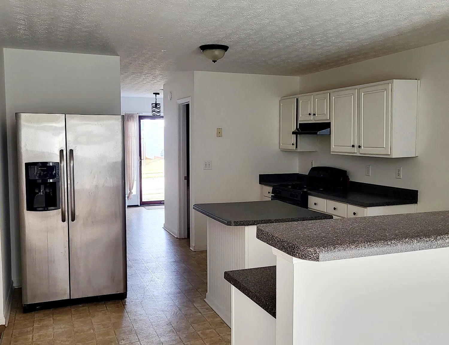 640 Compton Ln — Photo 3