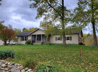 6541 Oakwood Dr, Delton, MI