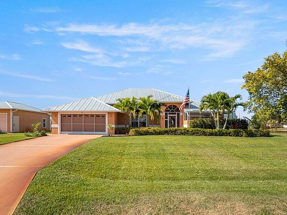 4th image of 362 SW Kestor Drive