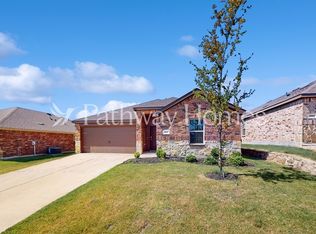 957 English Dr, Aubrey, TX 76227