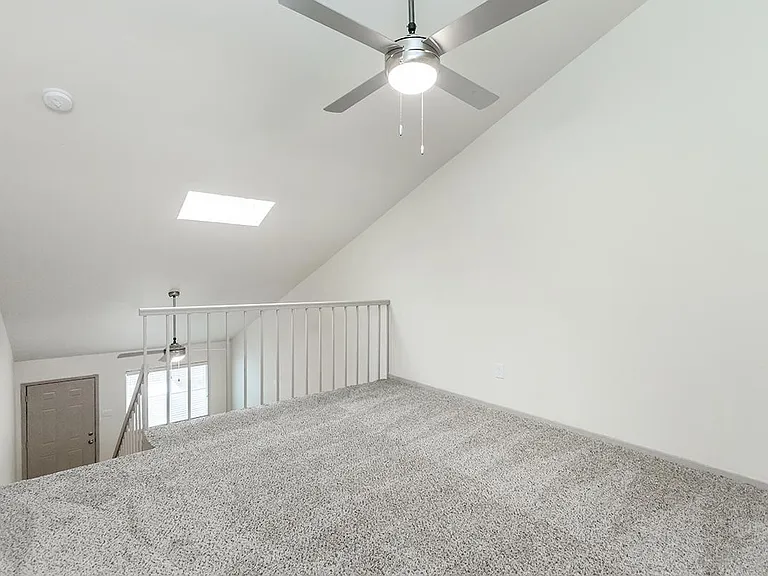 1306 N Main St — Photo 7