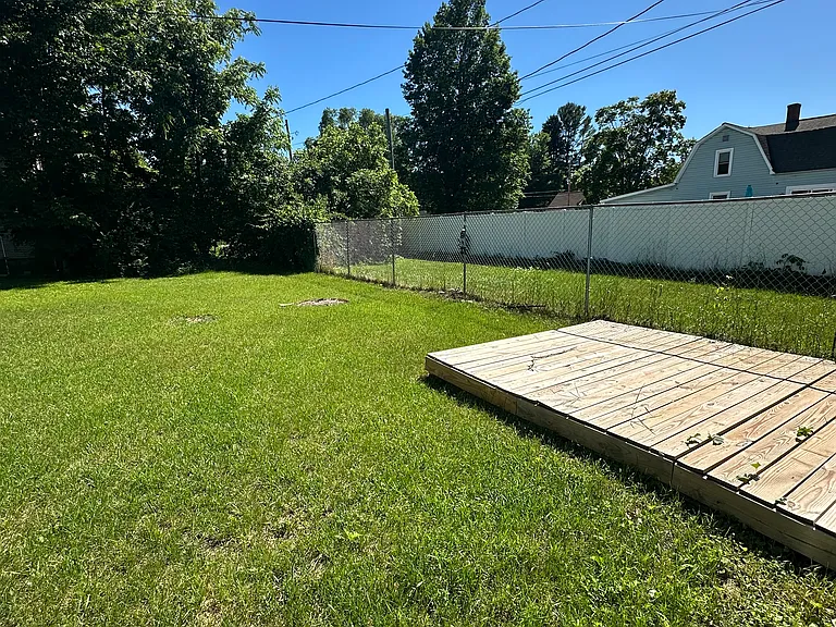 7 S Peach Ave — Photo 15